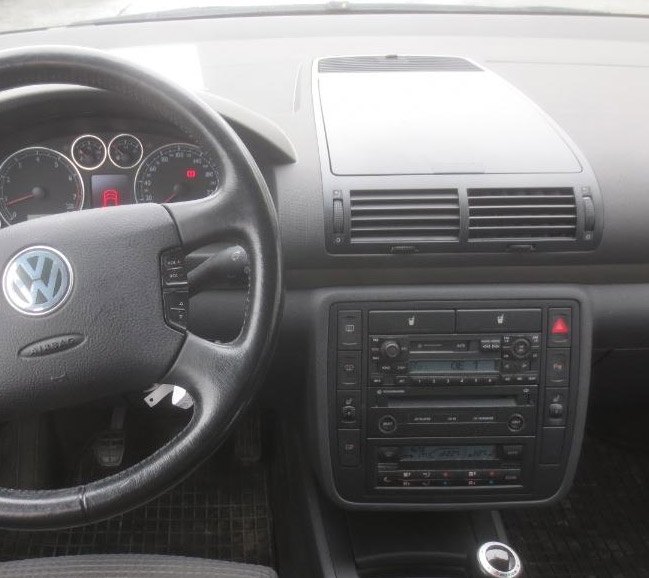 Autorádio VW Sharan 2003-2009 JVC KD-T702BT Bluetooth s instalační sadou