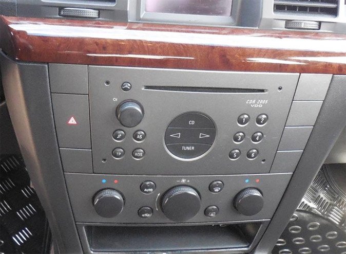 Autorádio OPEL Vectra C 2002-2004 JVC KD-T922BT Bluetooth s instalační sadou