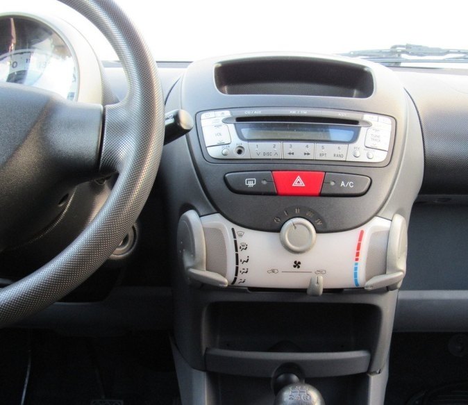 Autorádio PEUGEOT 107 JVC KD-X382BT Bluetooth s instalační sadou 