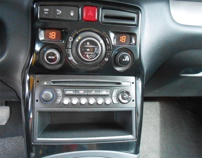 Autorádio CITROEN C3 Picasso JVC KD-X382BT Bluetooth s instalační sadou