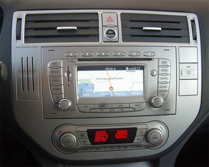 Autorádio FORD Kuga 2008-2012 JVC KD-X382BT Bluetooth s instalační sadou