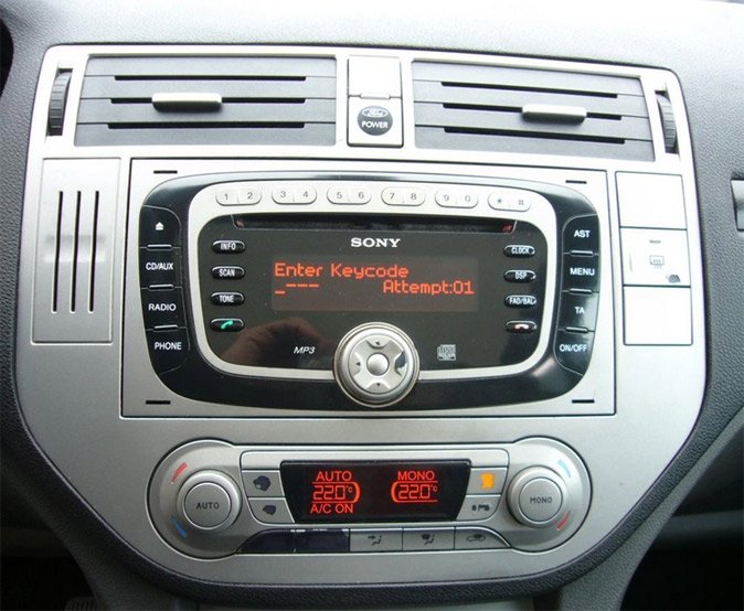 Autorádio FORD Kuga 2008-2012 JVC KD-X382BT Bluetooth s instalační sadou