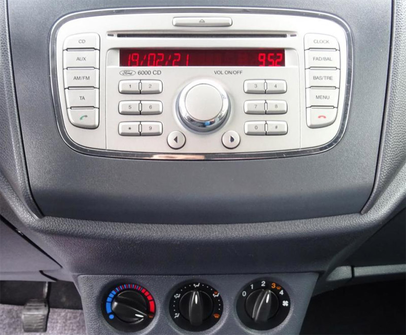 Autorádio FORD Tourneo Connect 2009-2012 JVC KD-X382BT Bluetooth s instalační sadou