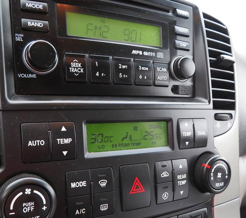 Autorádio KIA Carnival 2006-2014 JVC KD-X382BT Bluetooth s instalační sadou