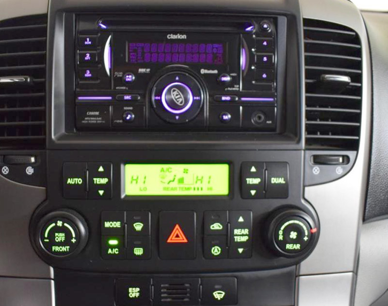 Autorádio KIA Carnival 2006-2014 JVC KD-X382BT Bluetooth s instalační sadou