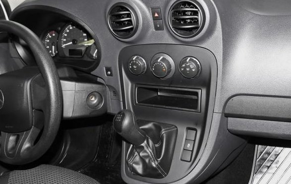 Autorádio Mercedes Citan JVC KD-X382BT Bluetooth s instalační sadou