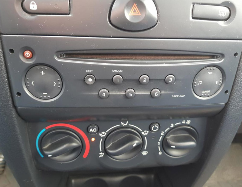 Autorádio RENAULT Clio 1998-2005 JVC KD-X382BT Bluetooth s instalační sadou