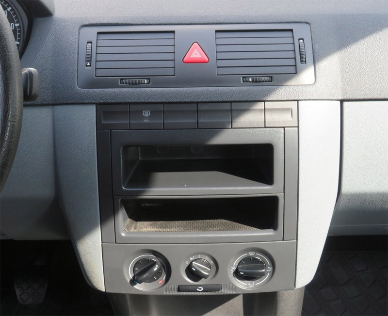 Autorádio ŠKODA FABIA I. JVC KD-X382BT Bluetooth s instalační sadou