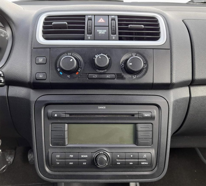 Autorádio ŠKODA Fabia II. Roomster 2DIN JVC KD-X382BT Bluetooth s instalační sadou