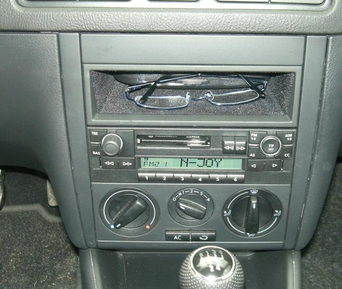 Autorádio VW Bora JVC KD-X382BT Bluetooth s instalační sadou
