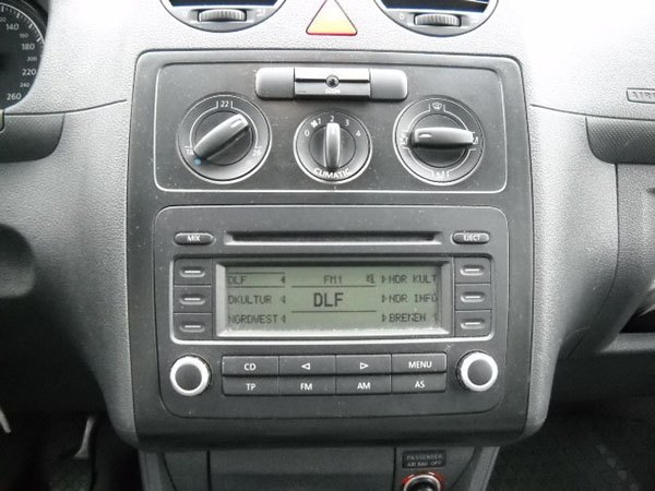 Autorádio VW Caddy JVC KD-X382BT Bluetooth s instalační sadou