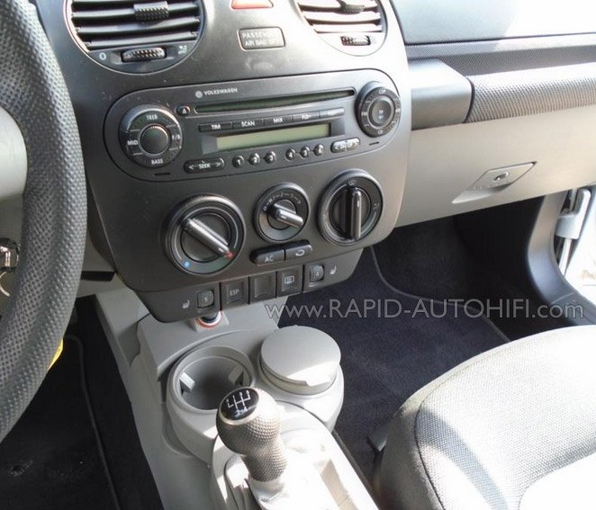 Autorádio VW New Beetle JVC KD-X382BT Bluetooth s instalační sadou