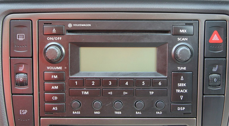 Autorádio VW Passat B5.5 Delta JVC KD-X382BT Bluetooth s instalační sadou