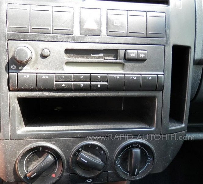 Autorádio VW Polo 2002-2005 JVC KD-X382BT Bluetooth s instalační sadou