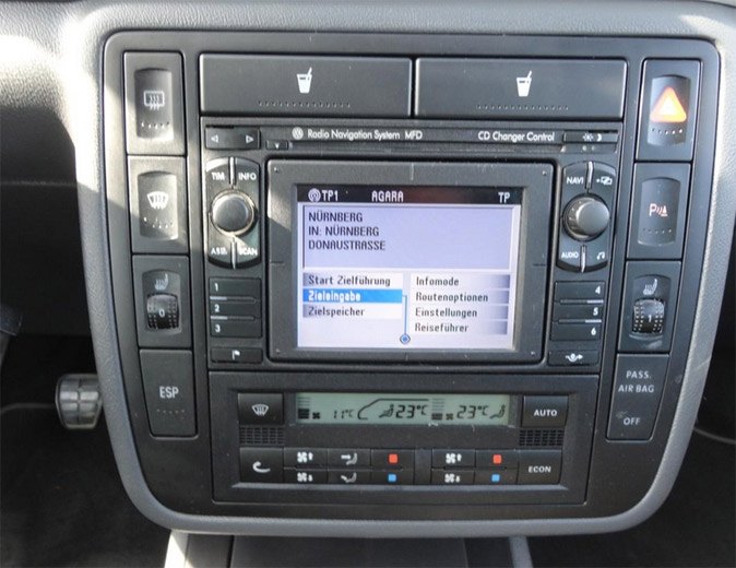Autorádio VW Sharan 2003-2009 JVC KD-X282BT Bluetooth s instalační sadou