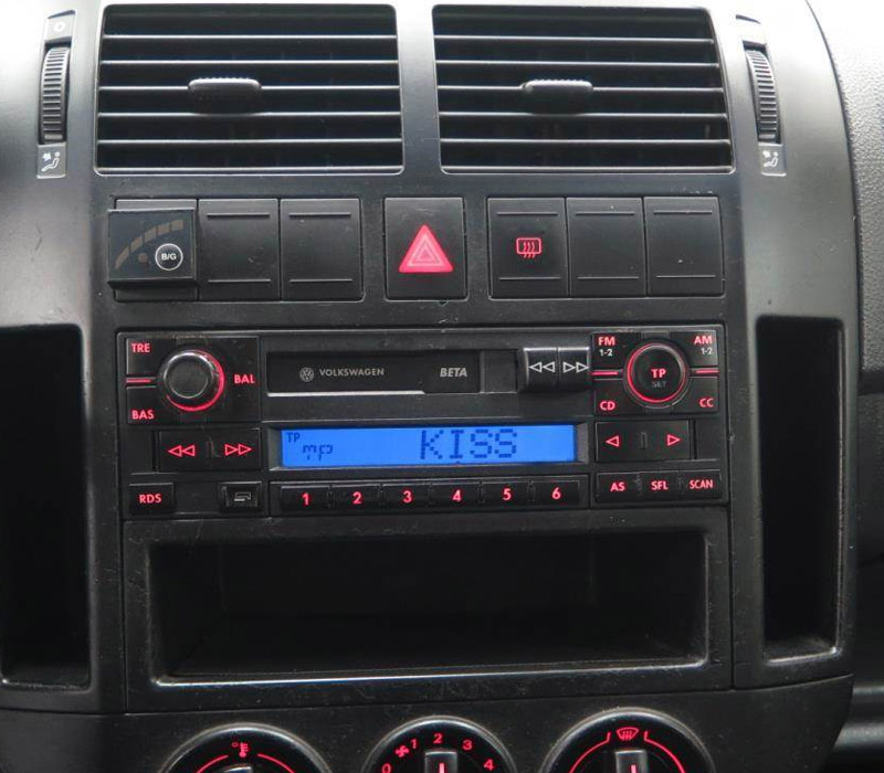 Autorádio VW Polo 2002-2005 JVC KD-X282BT Bluetooth s instalační sadou