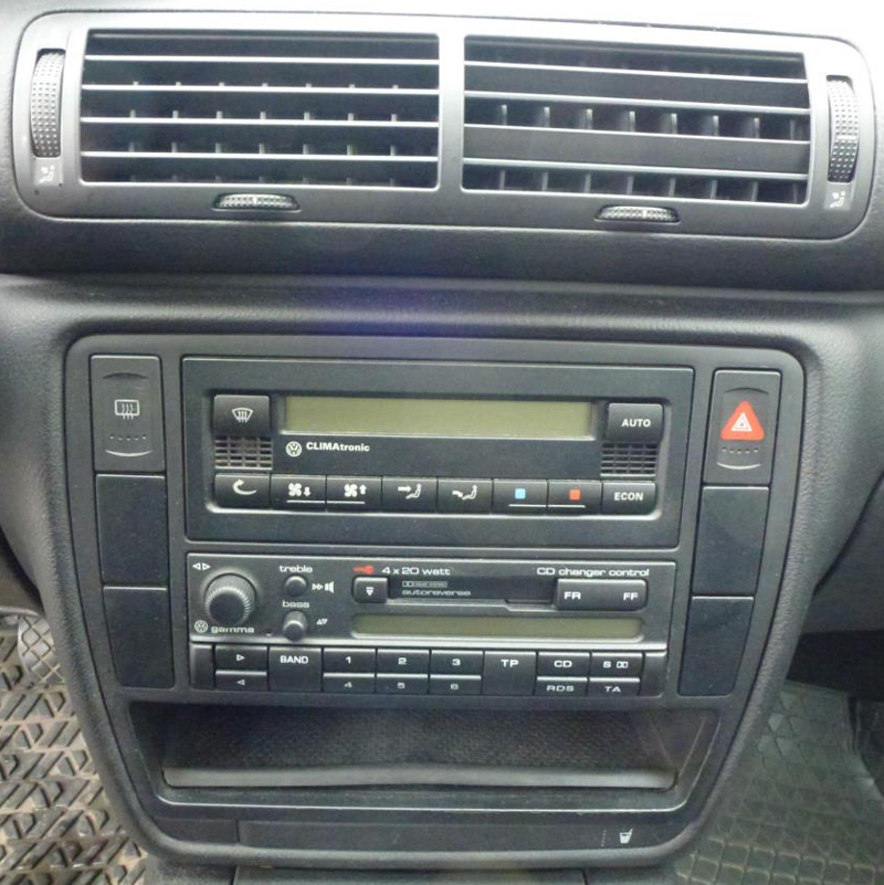Autorádio VW Passat B5 B5.5 JVC KD-X282BT Bluetooth s instalační sadou