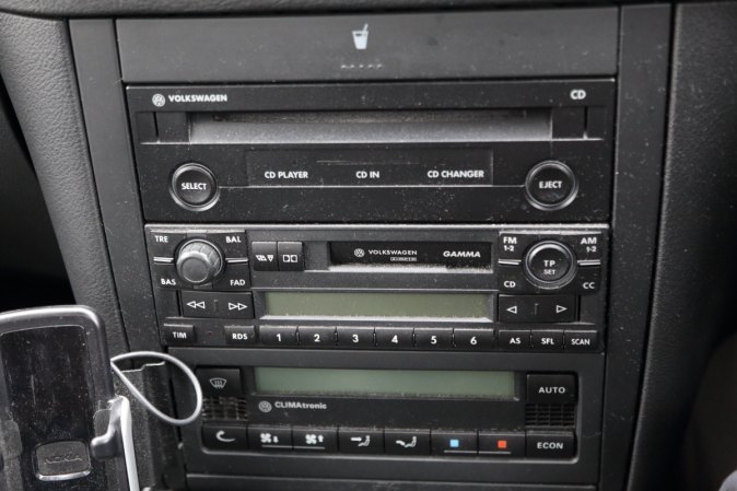 Autorádio VW Golf 4 JVC KD-X282BT Bluetooth s instalační sadou