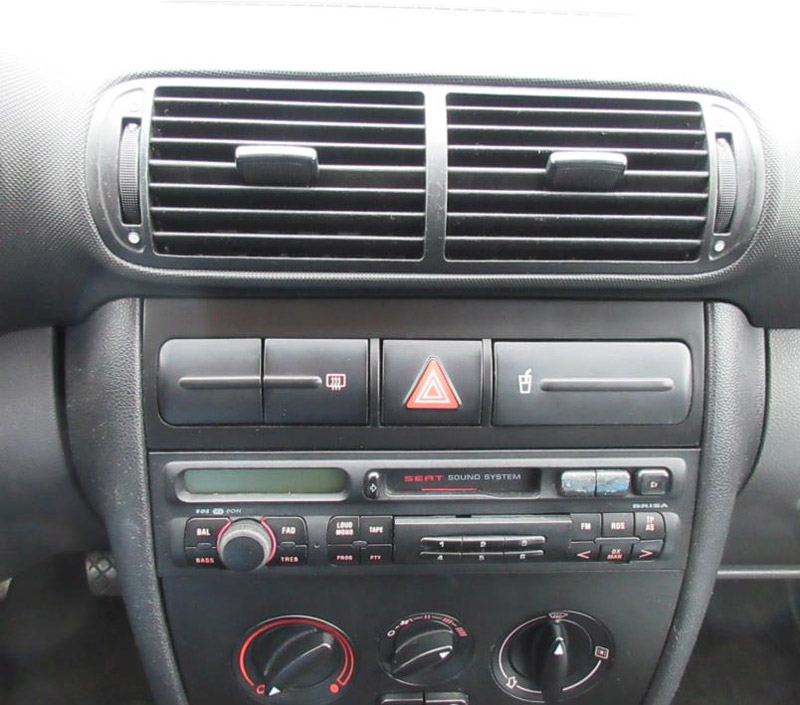 Autorádio SEAT Leon Toledo JVC KD-X282BT Bluetooth s instalační sadou