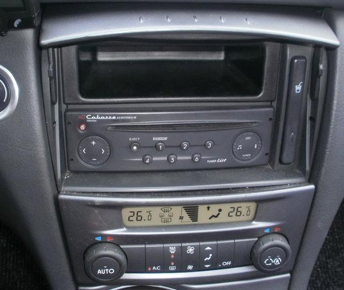 Autorádio RENAULT Laguna 2001-2005 JVC KD-X282BT Bluetooth s instalační sadou
