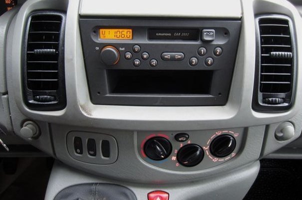 Autorádio RENAULT Trafic 2001-2006 JVC KD-X282BT Bluetooth s instalační sadou