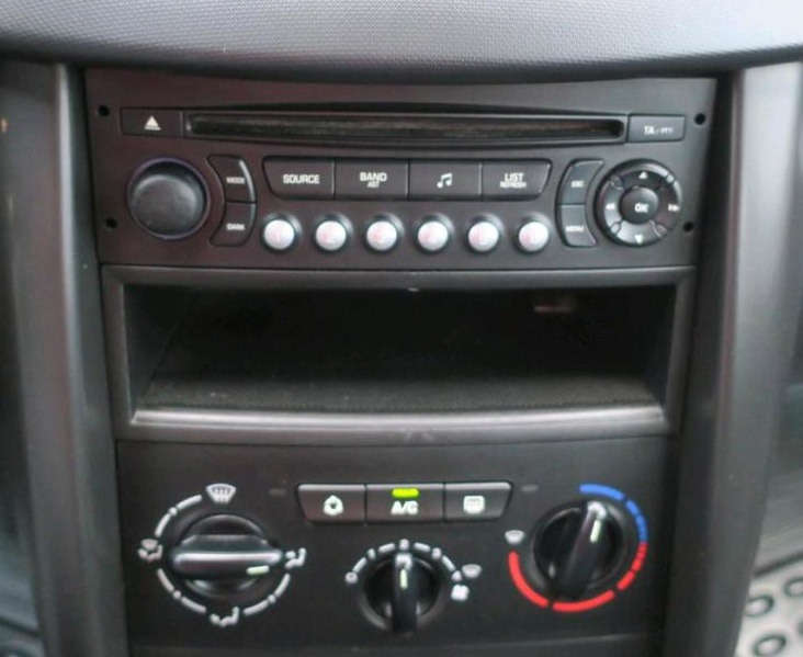 Autorádio PEUGEOT 207 JVC KD-X282BT Bluetooth s instalační sadou
