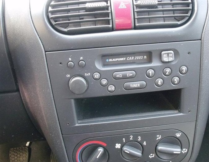Autorádio OPEL CORSA C 2000-2004 JVC KD-X282BT Bluetooth s instalační sadou