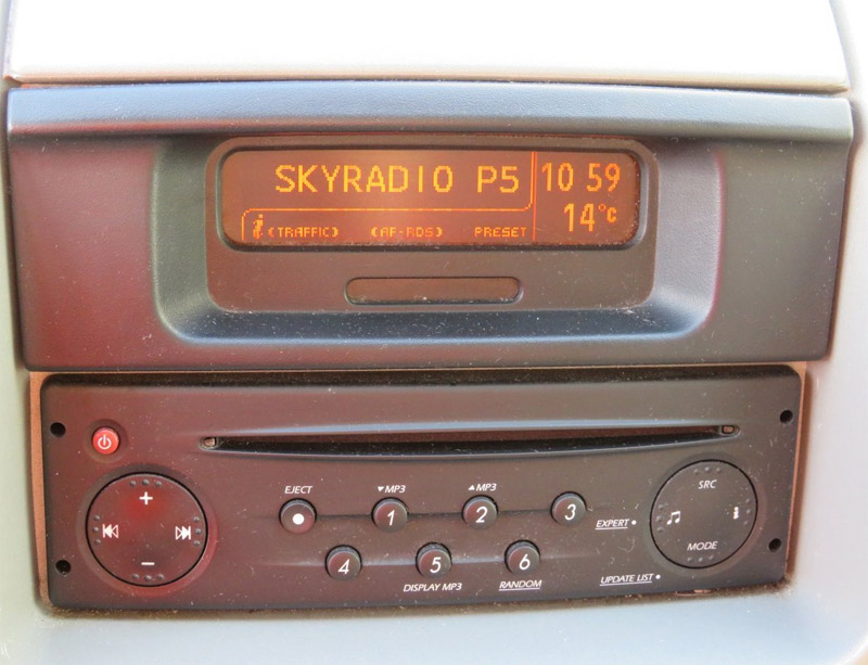Autorádio NISSAN Primastar 2007-2014 JVC KD-X282BT Bluetooth s instalační sadou