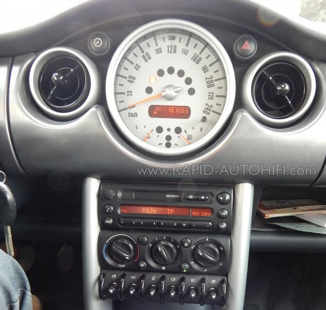 Autorádio MINI COOPER R50 R52 R53 JVC KD-X282BT Bluetooth s instalační sadou