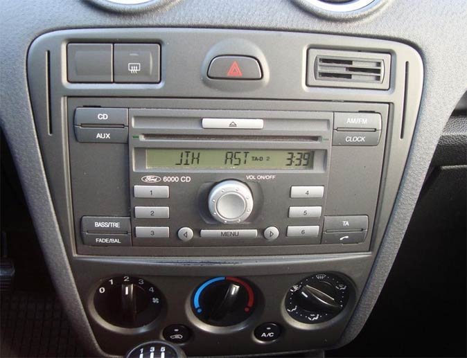 Autorádio FORD Fusion JVC KD-X282BT Bluetooth s instalační sadou