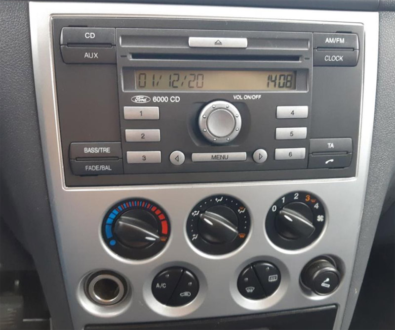 Autorádio FORD Tourneo Connect 2006-2009 JVC KD-X282BT Bluetooth s instalační sadou