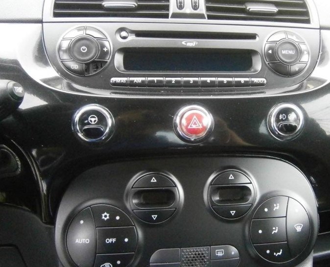 Autorádio FIAT 500 JVC KD-X282BT Bluetooth s instalační sadou