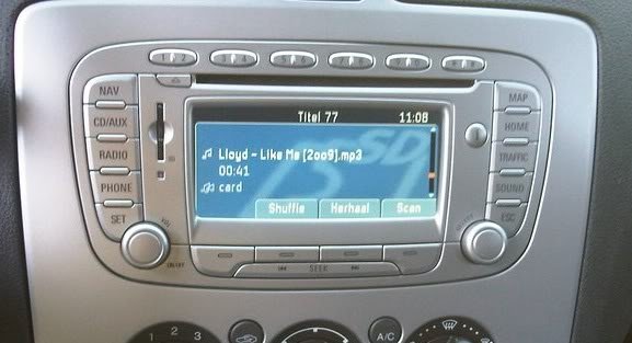 Autorádio FORD Focus 2007-2010 JVC KD-X282BT Bluetooth s instalační sadou
