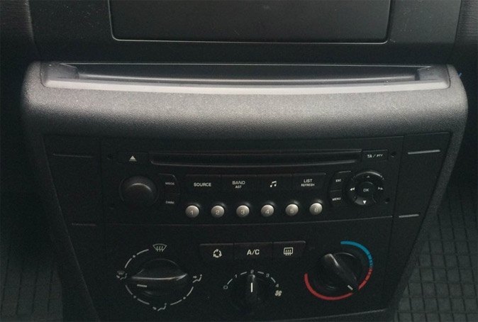 Autorádio CITROEN C4 2004-2010 JVC KD-X282BT Bluetooth s instalační sadou