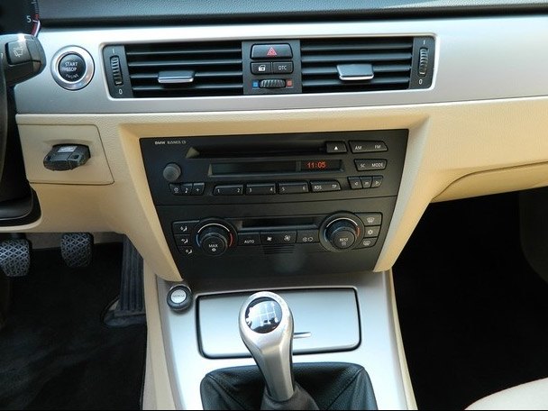 Autorádio BMW E90 E91 E92 E93 JVC KD-X282BT Bluetooth s instalační sadou