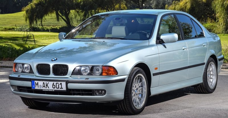 Autorádio BMW E39 1995-2000 JVC KD-X282BT Bluetooth s instalační sadou