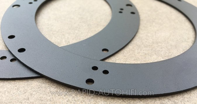 Redukce z 16.5 cm reproduktorů na 13 cm reproduktory Kovové