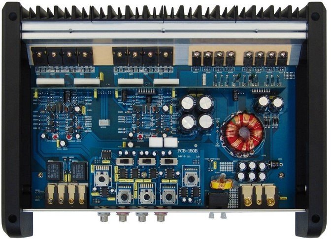 Zesilovač ESX QE450.2 