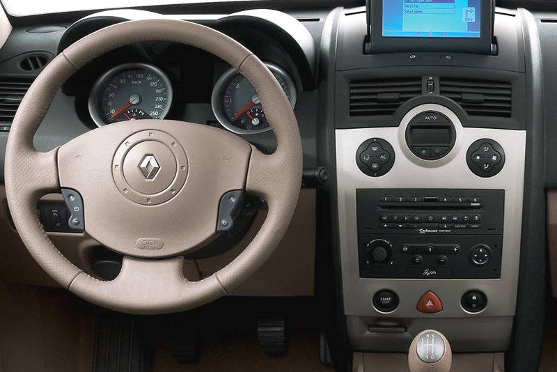 Rámeček autorádia RENAULT Megane II. Scenic II. Modus Clio III.