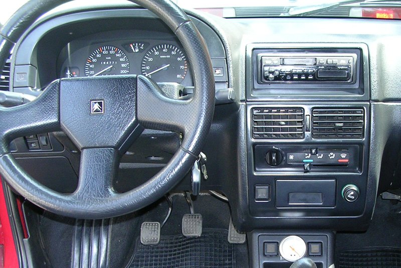 Rámeček autorádia Peugeot 106
