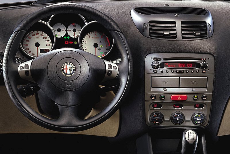 Rámeček autorádia ALFA ROMEO 147 a 156 GT tmavě stříbrný
