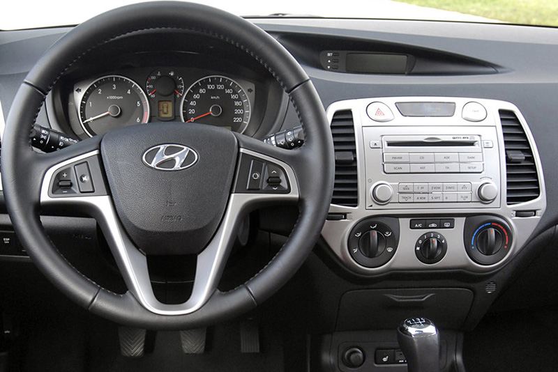 Rámeček autorádia Hyundai i20 2009-2012