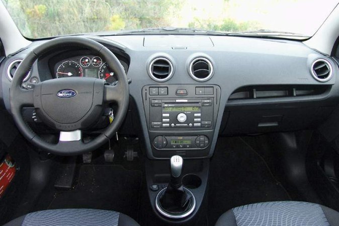 Rámeček autorádia FORD Fiesta 2005-2008 Sada s konektory