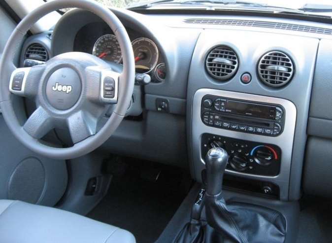 Autorádio JEEP Cherokee 2002-2007 JVC KD-T702BT Bluetooth s instalační sadou