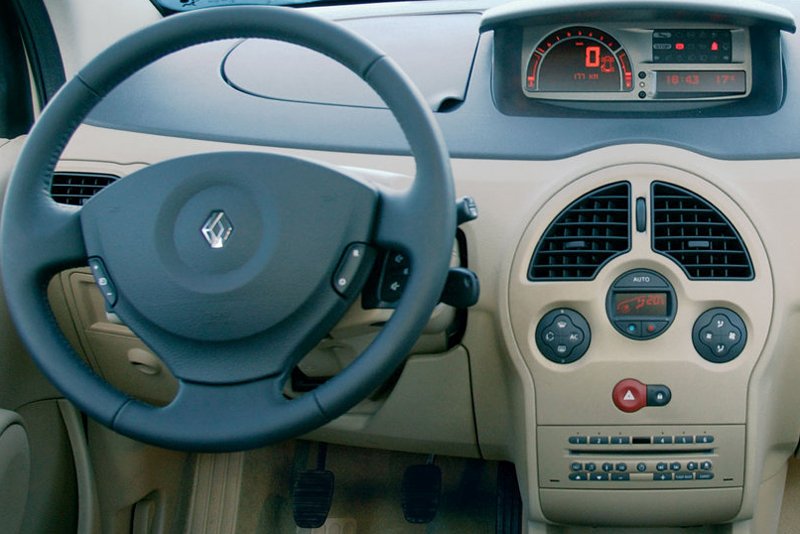 Rámeček autorádia RENAULT Megane II. Scenic II. Modus Clio III.