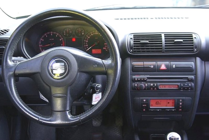 Rámeček autorádia Audi A3 A6 Seat Toledo Leon