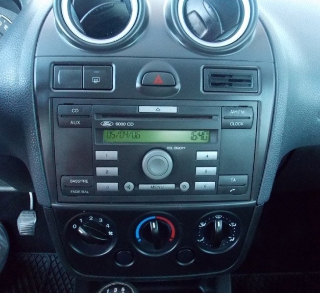 Autorádio FORD Fiesta 2005-2008 JVC KD-T702BT Bluetooth s instalační sadou