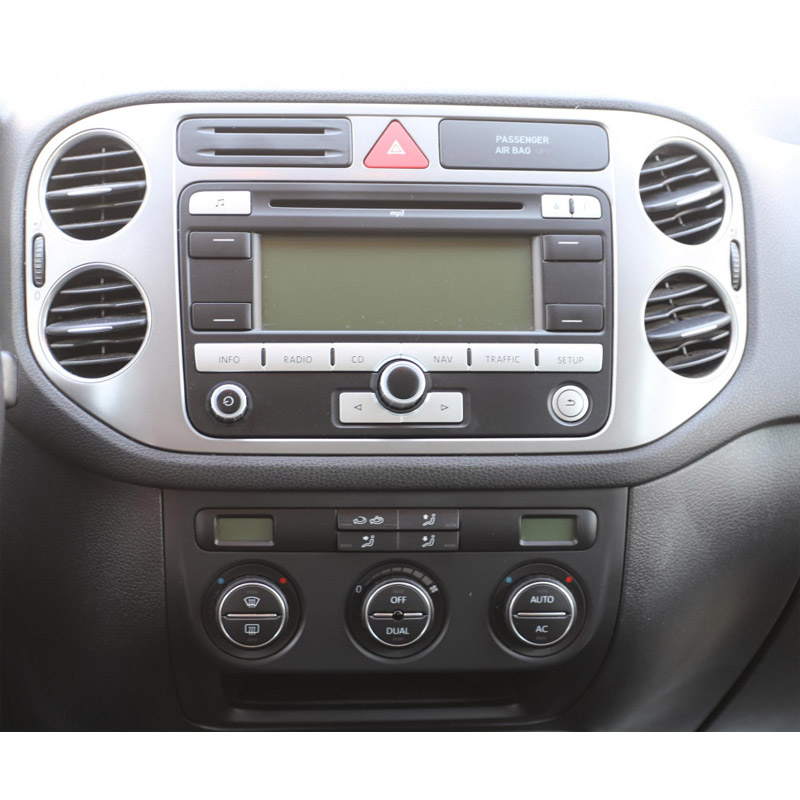 Autorádio VW Tiguan JVC KD-X382BT Bluetooth s instalační sadou