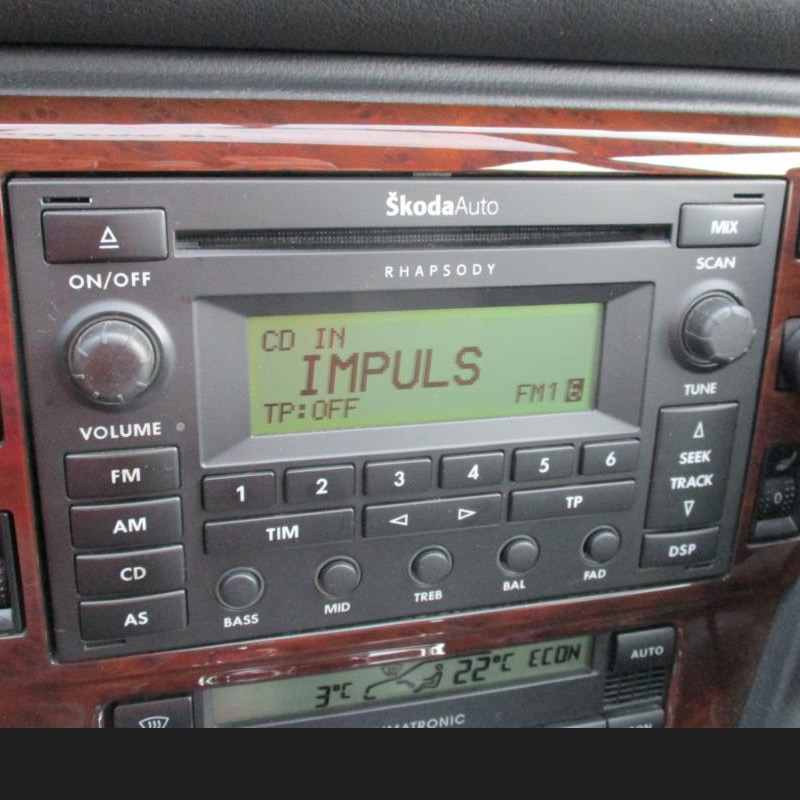 Autorádio ŠKODA Superb I. Rhapsody SatCompass JVC KD-X382BT Bluetooth s instalační sadou