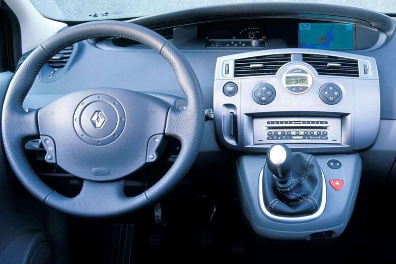 Rámeček autorádia RENAULT Megane II. Scenic II. Modus Clio III.